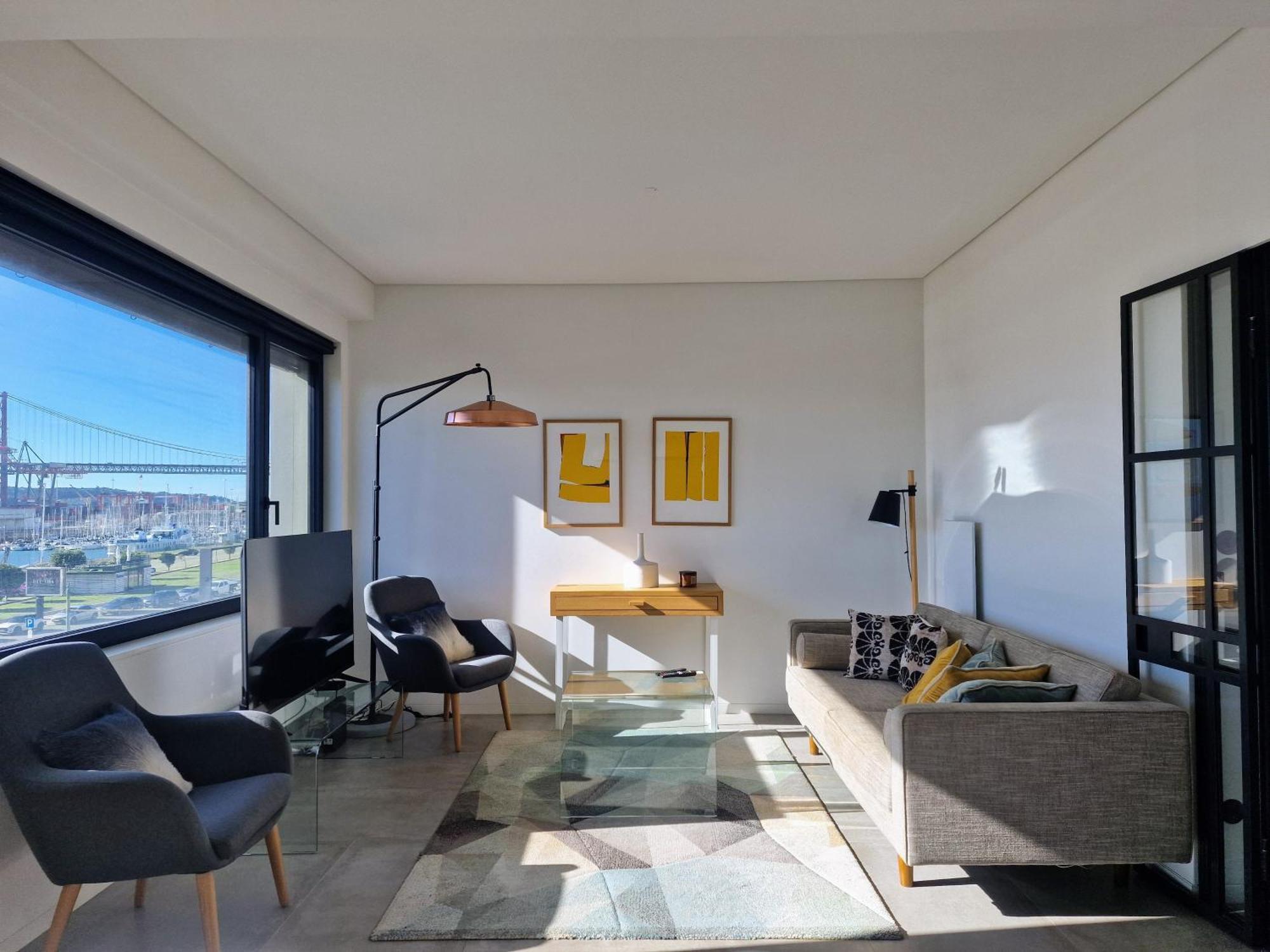 Mbird Riverside 2bd Flat With Garage Apartamento